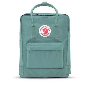 BRAND NEW, Fjällräven Kanken - Frost Green